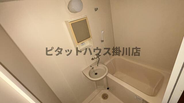 掛川市中央高町アパート バス／シャワー