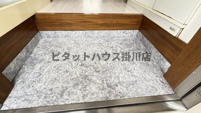 掛川市中央高町アパート 玄関