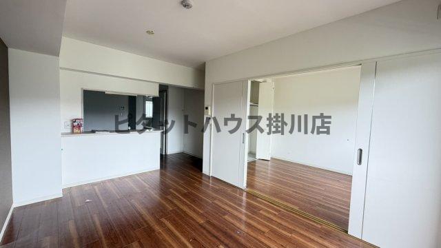 袋井市豊沢マンション リビング