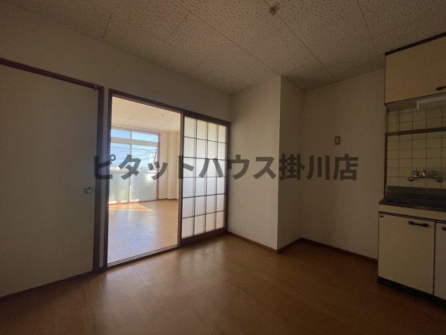 袋井市浅名アパート リビング