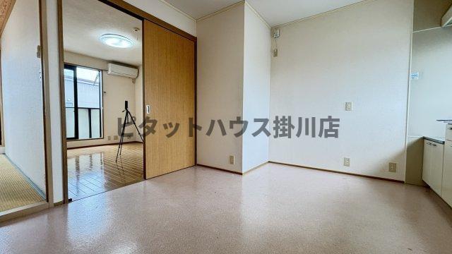 掛川市弥生町アパート リビング