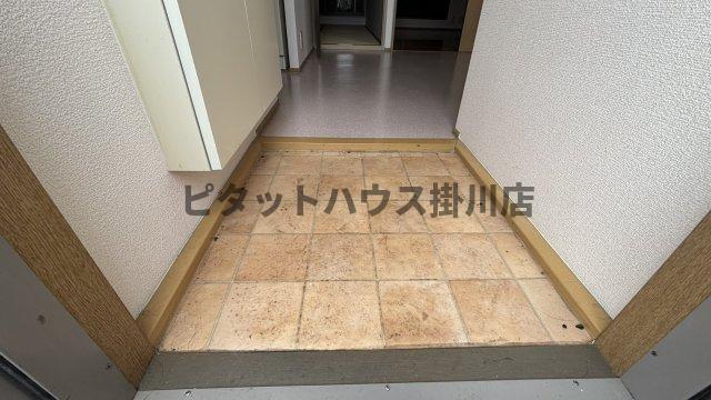 掛川市弥生町アパート 玄関