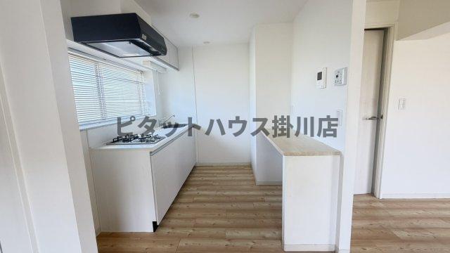 掛川市二瀬川マンション キッチン