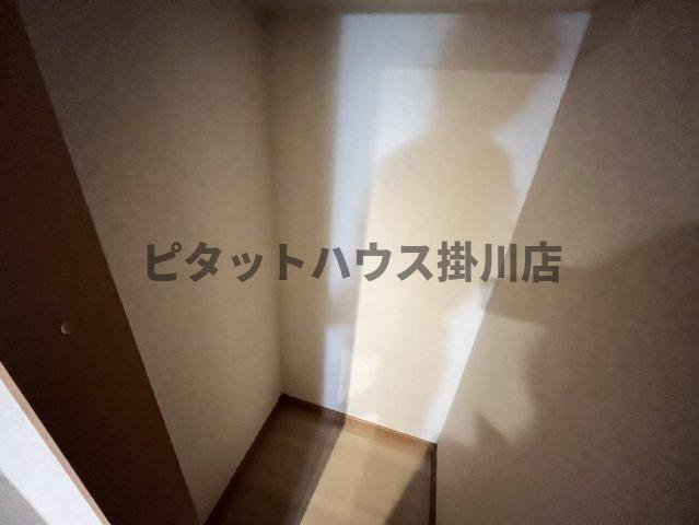 袋井市鷲巣アパート 収納