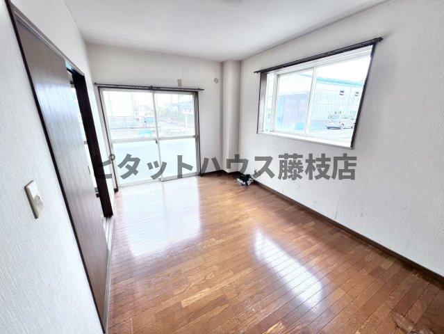 焼津市三ケ名マンション リビング