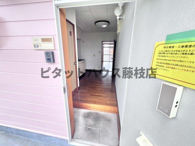 焼津市中新田アパート 玄関