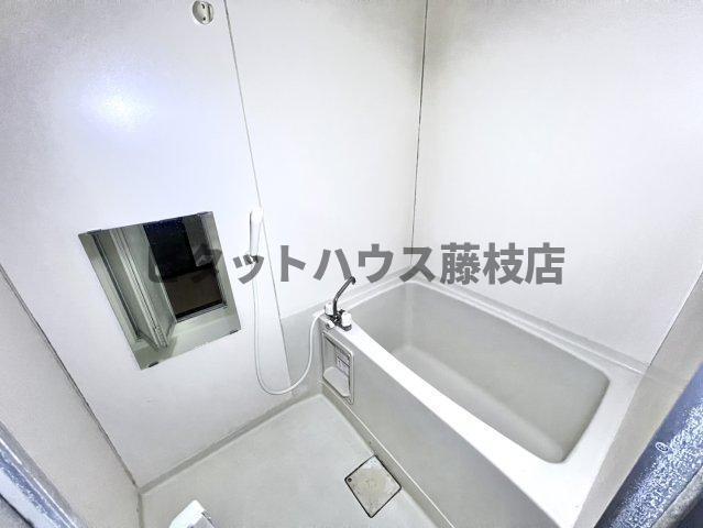 焼津市上小杉アパート バス／シャワー
