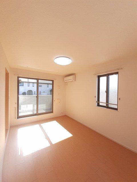 掛川市高御所アパート リビング