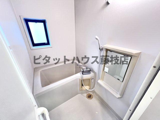 焼津市三右衛門新田アパート バス／シャワー