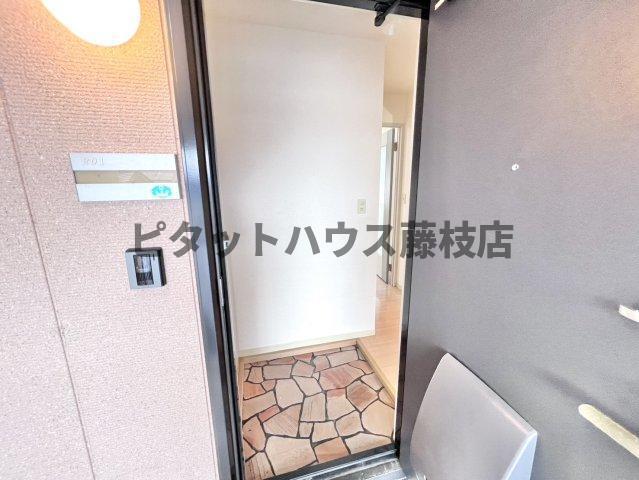 焼津市三右衛門新田アパート 玄関