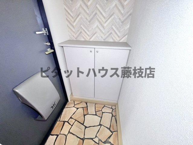 焼津市三右衛門新田アパート 玄関