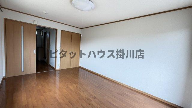 掛川市高御所アパート リビング