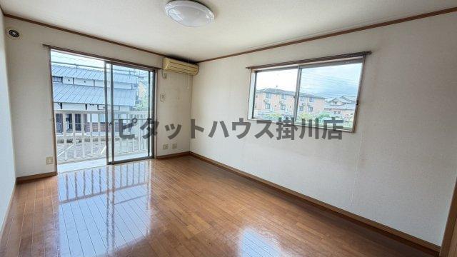 掛川市高御所アパート リビング