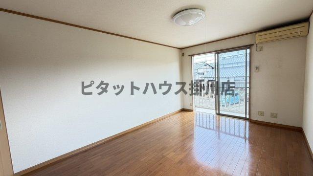 掛川市高御所アパート リビング
