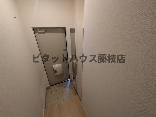 焼津市西小川アパート 玄関