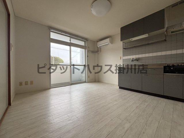 掛川市北門アパート リビング