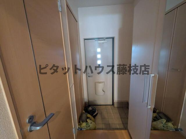 焼津市西小川アパート 玄関