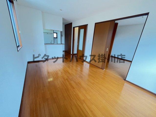 袋井市上山梨アパート リビング