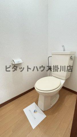 掛川市下垂木アパート トイレ