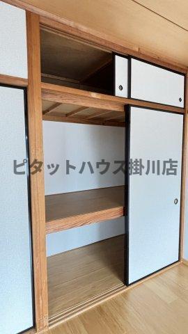 掛川市下垂木アパート 収納