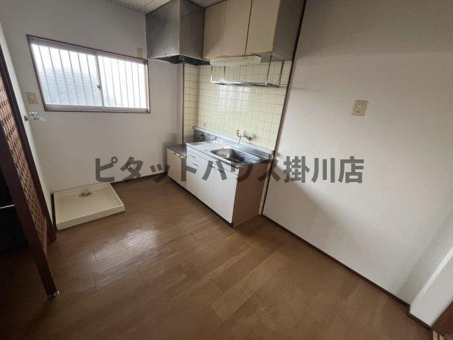 袋井市葵町アパート リビング