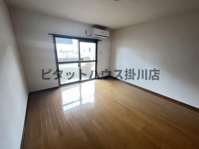 袋井市川井マンション リビング