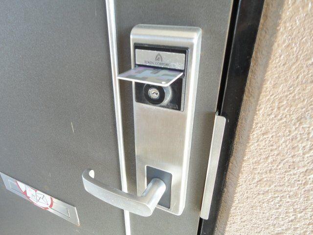 榛原郡吉田町住吉アパート 玄関