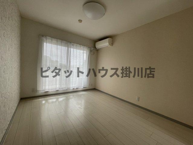 袋井市諸井アパート リビング