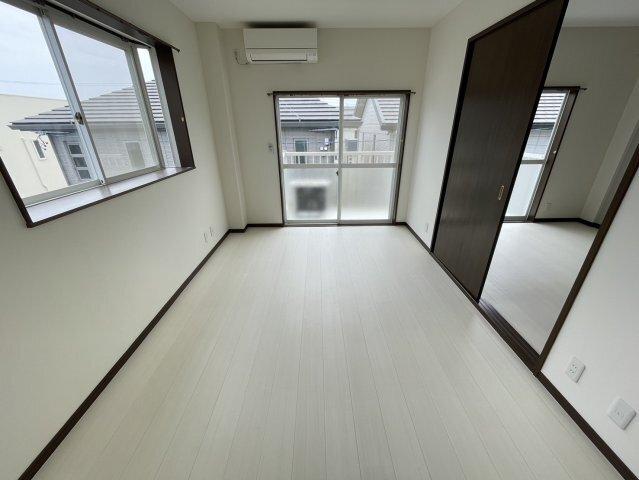 焼津市小土アパート リビング