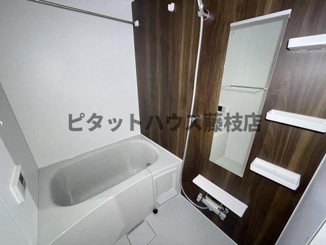 焼津市三ケ名アパート バス／シャワー