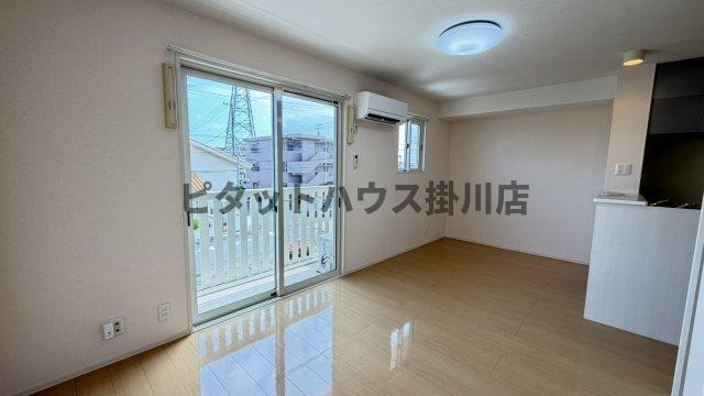 磐田市安久路アパート リビング