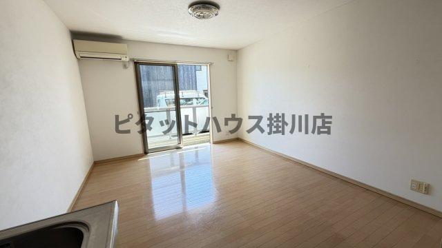 掛川市葛川アパート リビング