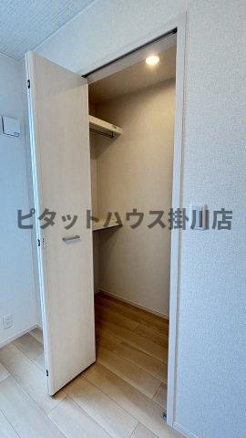 掛川市杉谷南アパート 収納