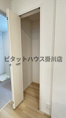 掛川市杉谷南アパート 収納