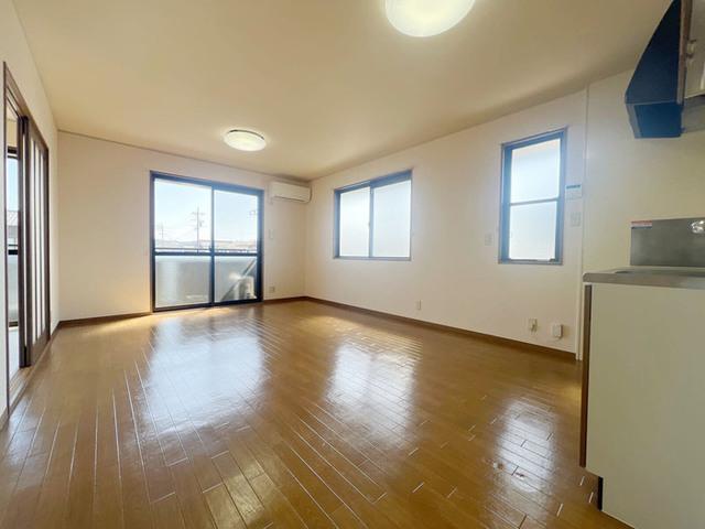 掛川市下垂木アパート リビング