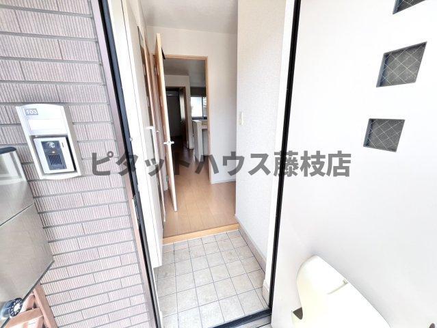 焼津市下小田アパート 玄関