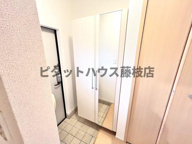 焼津市下小田アパート 玄関