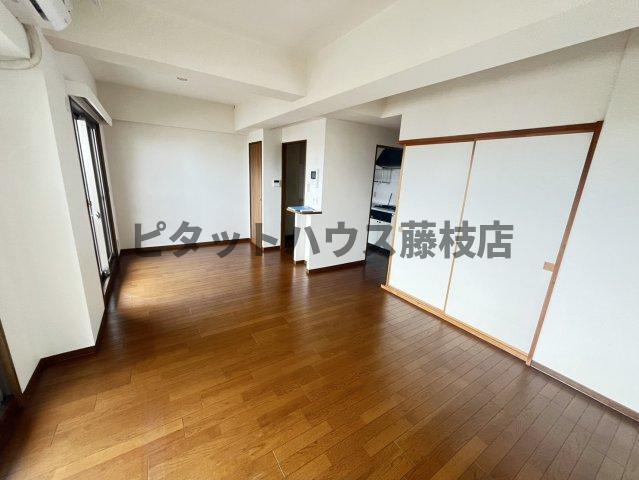 藤枝市駅前マンション リビング