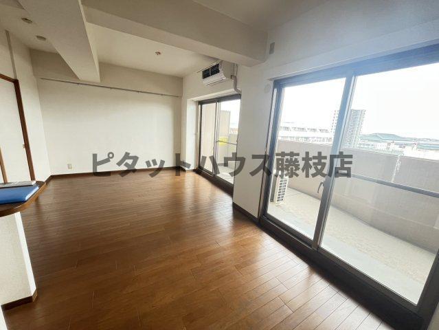 藤枝市駅前マンション リビング