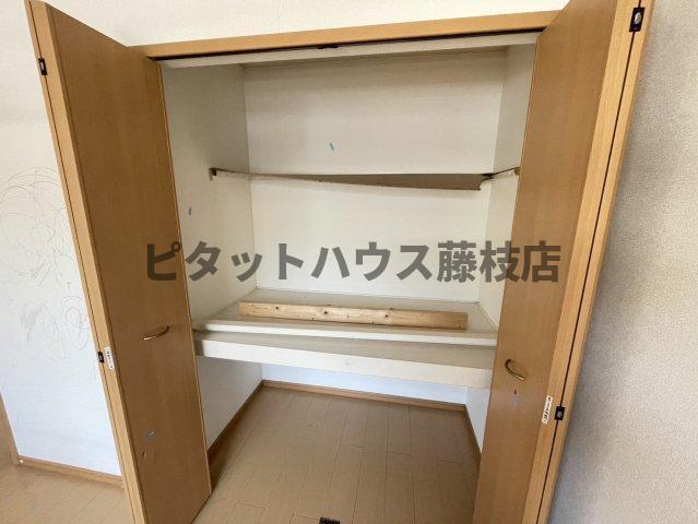 焼津市浜当目アパート 収納
