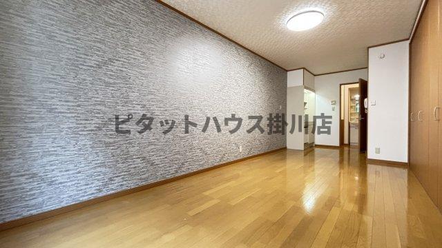 袋井市川井アパート リビング