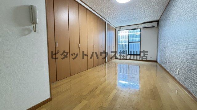 袋井市川井アパート リビング