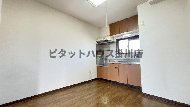袋井市川井マンション リビング