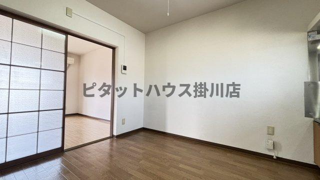 袋井市川井マンション リビング