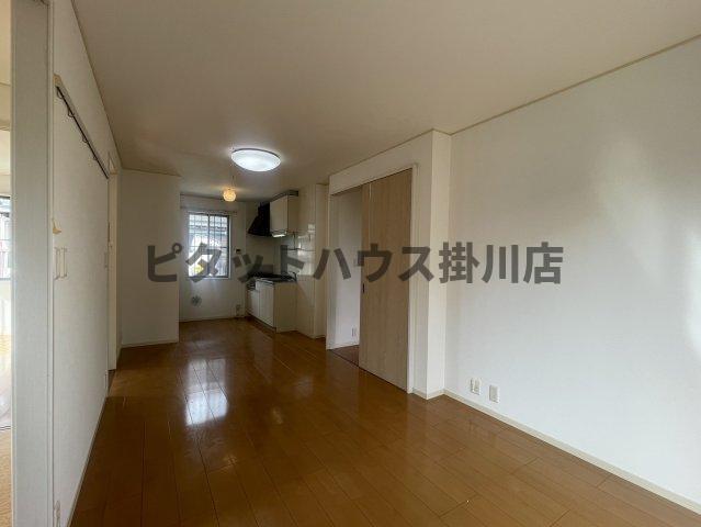 袋井市上山梨アパート リビング
