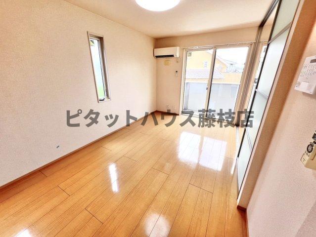 藤枝市瀬戸新屋アパート リビング