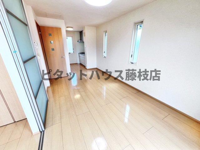 藤枝市瀬戸新屋アパート リビング