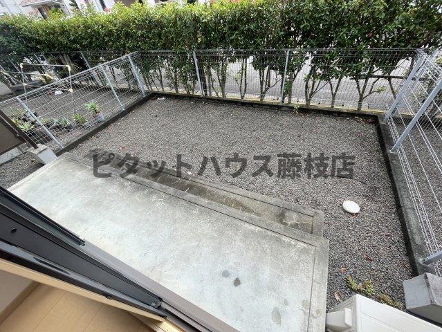 焼津市石津アパート 庭