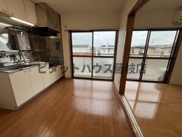 藤枝市音羽町アパート リビング