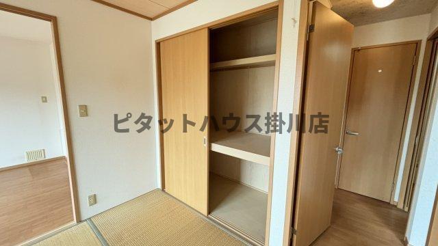 袋井市愛野アパート 収納